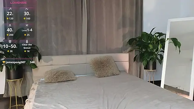 Snapshot of LunaKirby chatting on 01.18.26 LunaKirby online show from 01.18.26