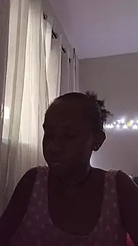 Snapshot of GrethaVianna chatting on 12.04.25 GrethaVianna online show from 12.04.25