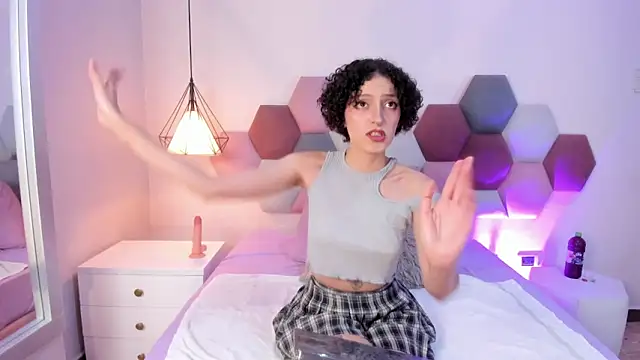 Snapshot of LyraVendrell chatting on 03.03.26 LyraVendrell online show from 03.03.26