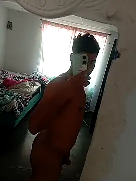 Snapshot of Enrique260499 chatting on 12.02.25 Enrique260499 online show from 12.02.25