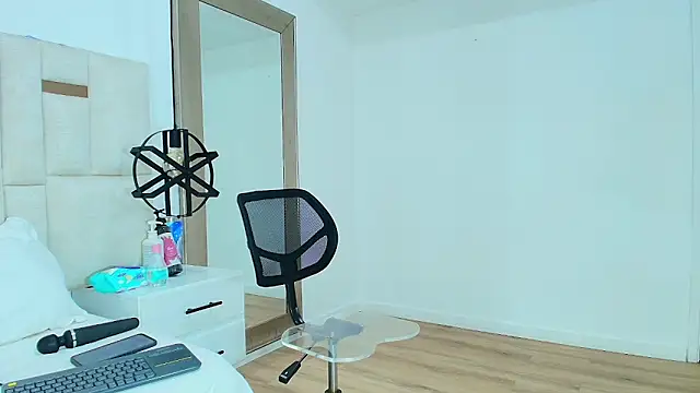 Sara BigAss- online show from 05.21.26