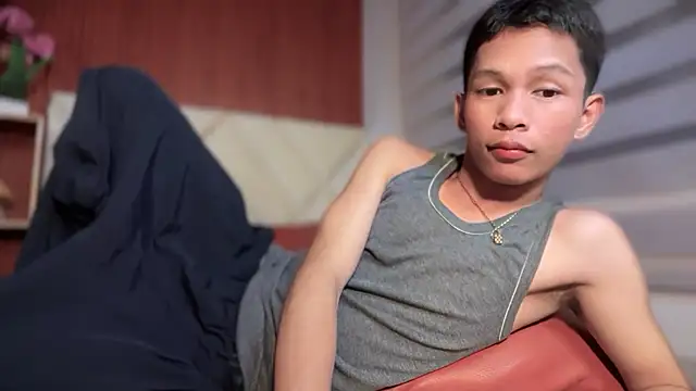 Snapshot of TheBoyAboveYou chatting on 01.06.26 TheBoyAboveYou online show from 01.06.26