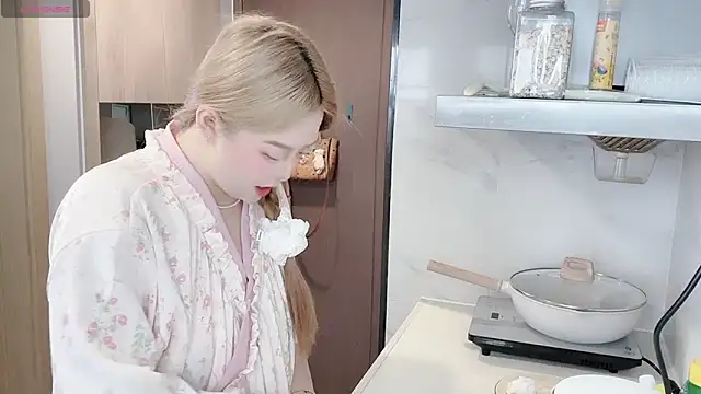 Star-XinX online show from 03.03.26