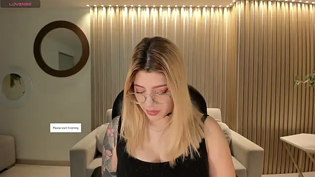 Snapshot of MadisonKane chatting on 04.23.26 MadisonKane online show from 04.23.26