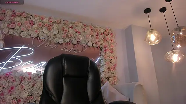 Snapshot of MadisonKane chatting on 05.04.26 MadisonKane online show from 05.04.26