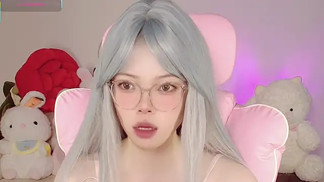Snapshot of Miyeoonn chatting on 04.19.26 Miyeoonn online show from 04.19.26