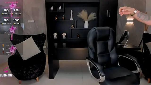 Snapshot of ChloeManson chatting on 12.13.24 ChloeManson online show from 12.13.24