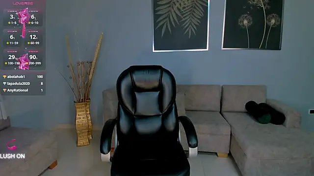 Snapshot of ChloeManson chatting on 12.30.24 ChloeManson online show from 12.30.24