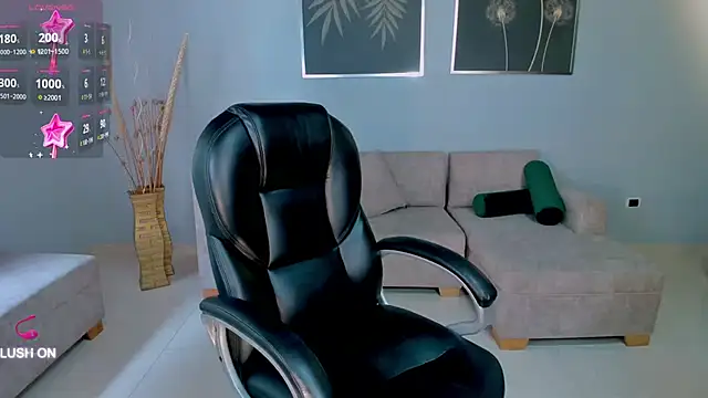 Snapshot of ChloeManson chatting on 12.31.24 ChloeManson online show from 12.31.24