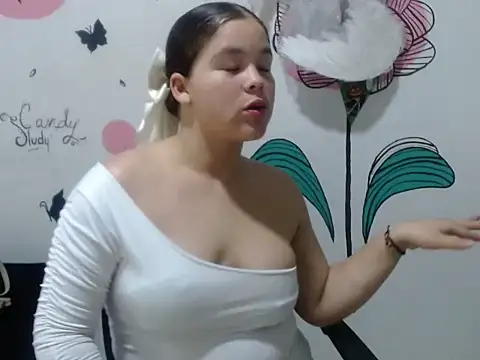 Snapshot of RosieCheeks- chatting on 12.03.25 RosieCheeks- online show from 12.03.25