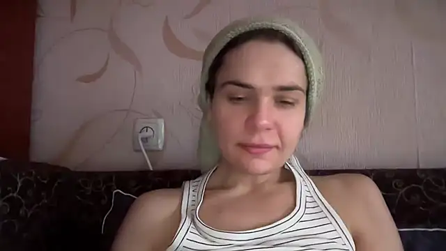 Snapshot of MALVINA0077 chatting on 12.19.25 MALVINA0077 online show from 12.19.25