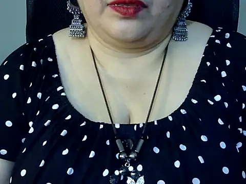 Snapshot of Soniya_Sha chatting on 02.17.26 Soniya Sha online show from 02.17.26