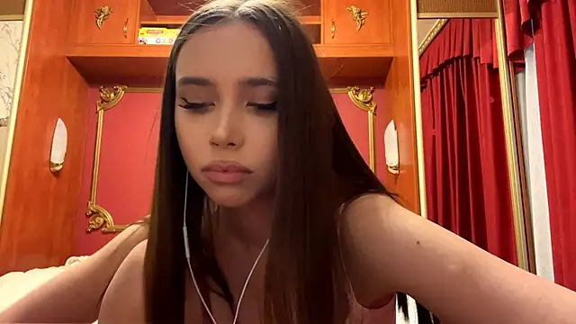 LauraMystiq online show from 02.03.26