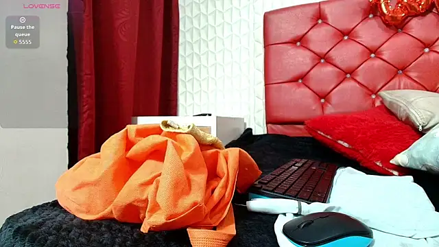 Elizabetth Roman online show from 03.26.26