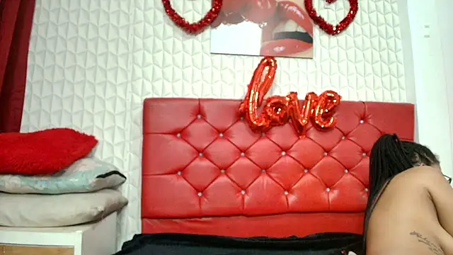 Elizabetth Roman online show from 04.06.26