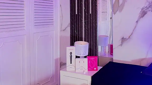 Snapshot of BellaHarpeer chatting on 02.15.26 BellaHarpeer online show from 02.15.26