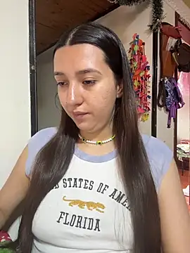 Snapshot of Alix_Rousses21 chatting on 01.05.26 Alix Rousses21 online show from 01.05.26