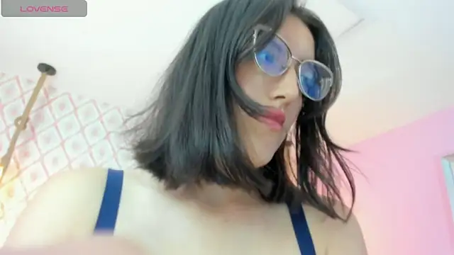 Snapshot of VENUSGREYS1 chatting on 02.13.26 VENUSGREYS1 online show from 02.13.26