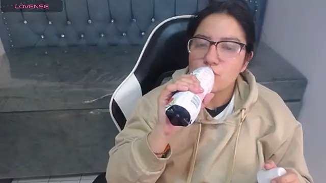 eva smit t online show from 04.18.26