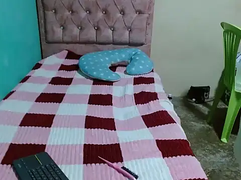 caro lil online show from 04.18.26