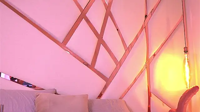 Sophie-velvet online show from 06.03.26