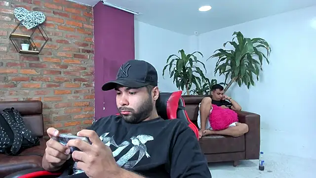 HotThreesoome online show from 01.16.26