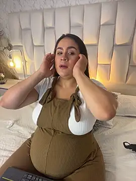 Snapshot of LissaBaker chatting on 02.11.26 LissaBaker online show from 02.11.26