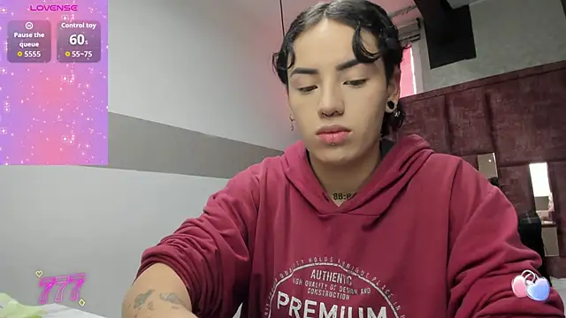 Kiara Fox   online show from 04.14.26