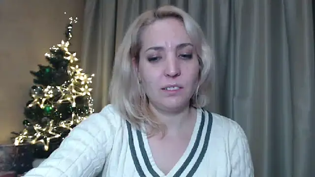 Snapshot of sweetpussy chatting on 12.30.24 sweetpussy online show from 12.30.24