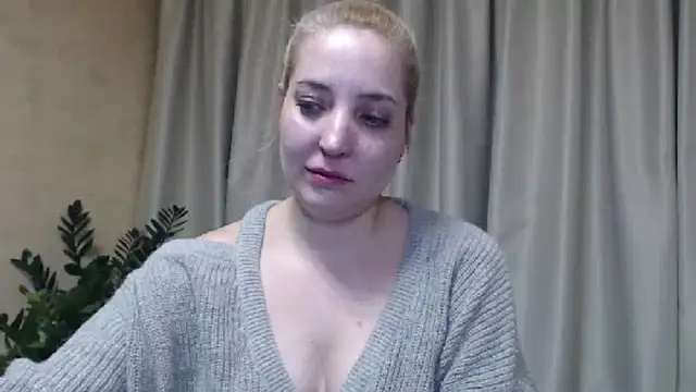 Snapshot of sweetpussy chatting on 02.11.25 sweetpussy online show from 02.11.25