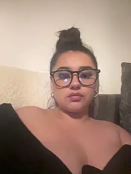 Snapshot of Wild_Busty_Niyah_XX chatting on 12.18.25 Wild Busty Niyah XX online show from 12.18.25