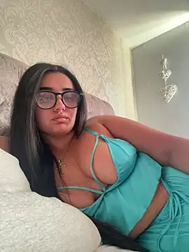 Wild Busty Niyah XX online show from 07.28.26