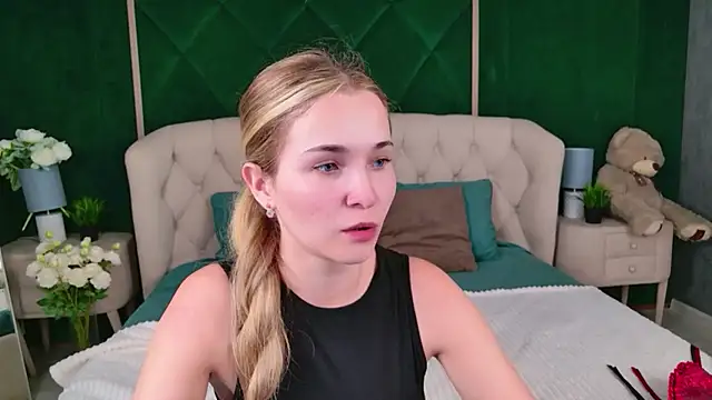 Lina Sinerz online show from 07.17.26