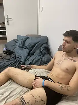 Snapshot of squty chatting on 01.18.26 squty online show from 01.18.26