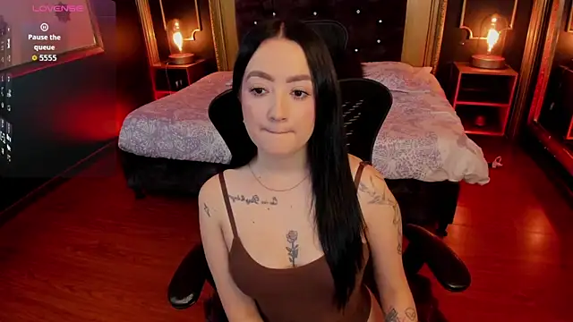 Snapshot of Sabrina_Cutte chatting on 05.26.26 Sabrina Cutte online show from 05.26.26