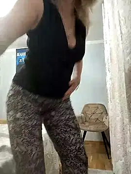 Snapshot of AhlyssaLove1155 chatting on 04.21.26 AhlyssaLove1155 online show from 04.21.26
