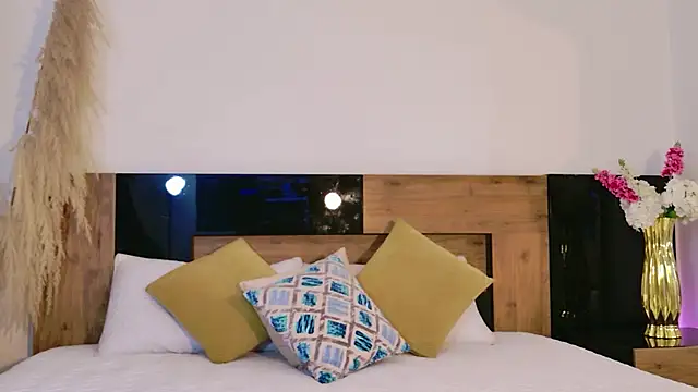 Snapshot of LucyHanks chatting on 03.25.26 LucyHanks online show from 03.25.26