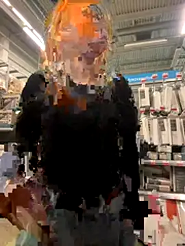 Snapshot of _Little_Ginger chatting on 12.20.25 Little Ginger online show from 12.20.25