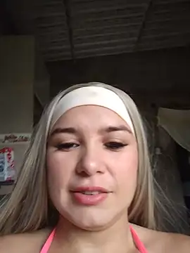Snapshot of Charlott_smi chatting on 05.28.26 Charlott smi online show from 05.28.26