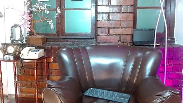 Sue Sparkle online show from 12.19.25