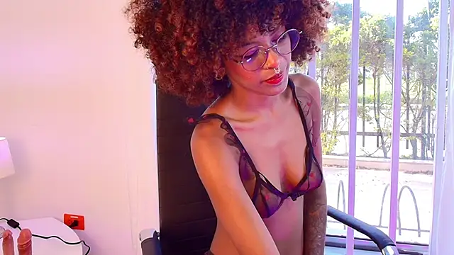 Snapshot of NaomiClay chatting on 05.22.26 NaomiClay online show from 05.22.26