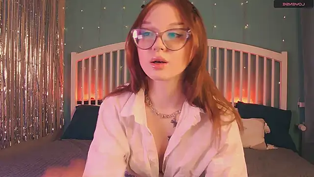 AprilFarrowy online show from 04.10.26