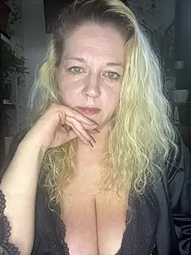 JenniferCarmen online show from 04.06.26