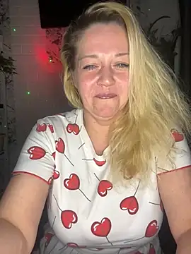 JenniferCarmen online show from 04.15.26