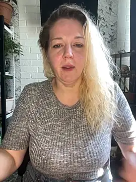 JenniferCarmen online show from 06.08.26
