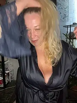 JenniferCarmen online show from 07.02.26