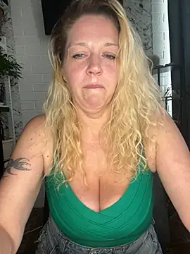JenniferCarmen online show from 07.10.26