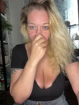 JenniferCarmen online show from 07.24.26