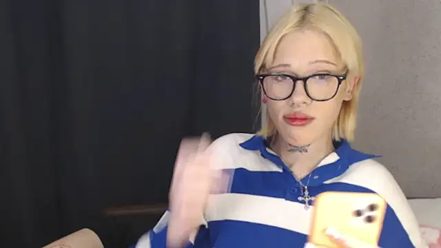 Snapshot of polimun chatting on 02.13.26 polimun online show from 02.13.26