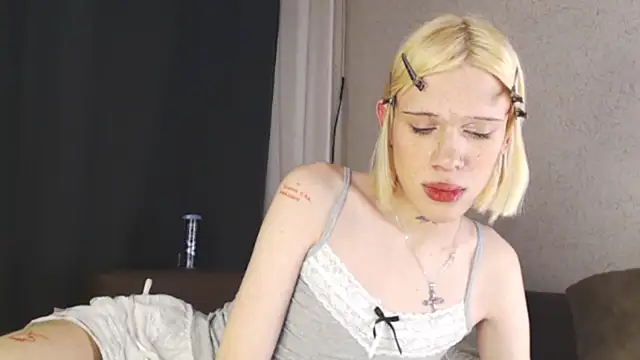 Snapshot of polimun chatting on 02.18.26 polimun online show from 02.18.26